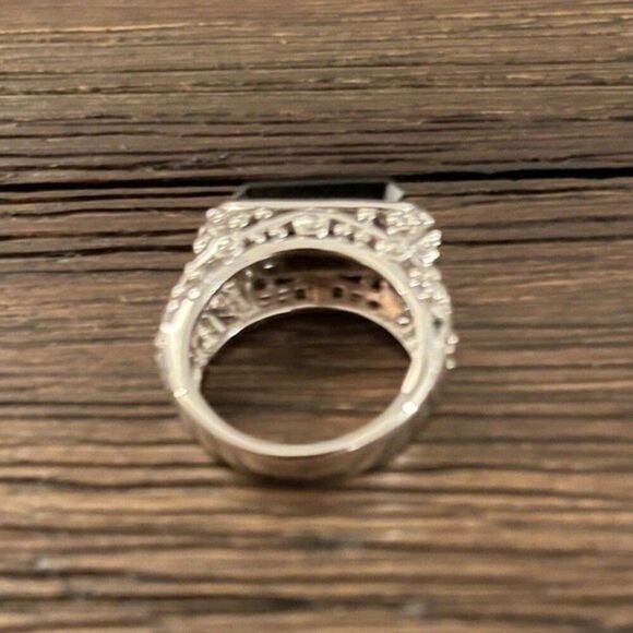 Brown Rhinestone & Silver Tone Costume Jewelry Ring - Picture 3 of 3